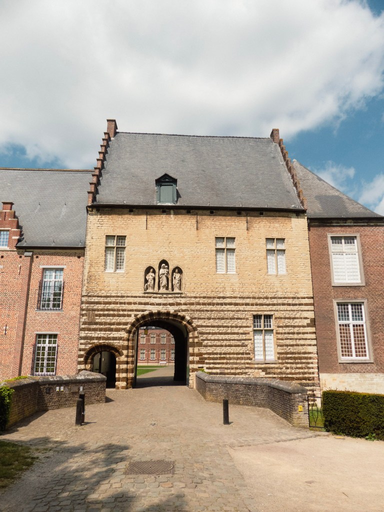 Hoofdingan van de abdij van Tongerlo